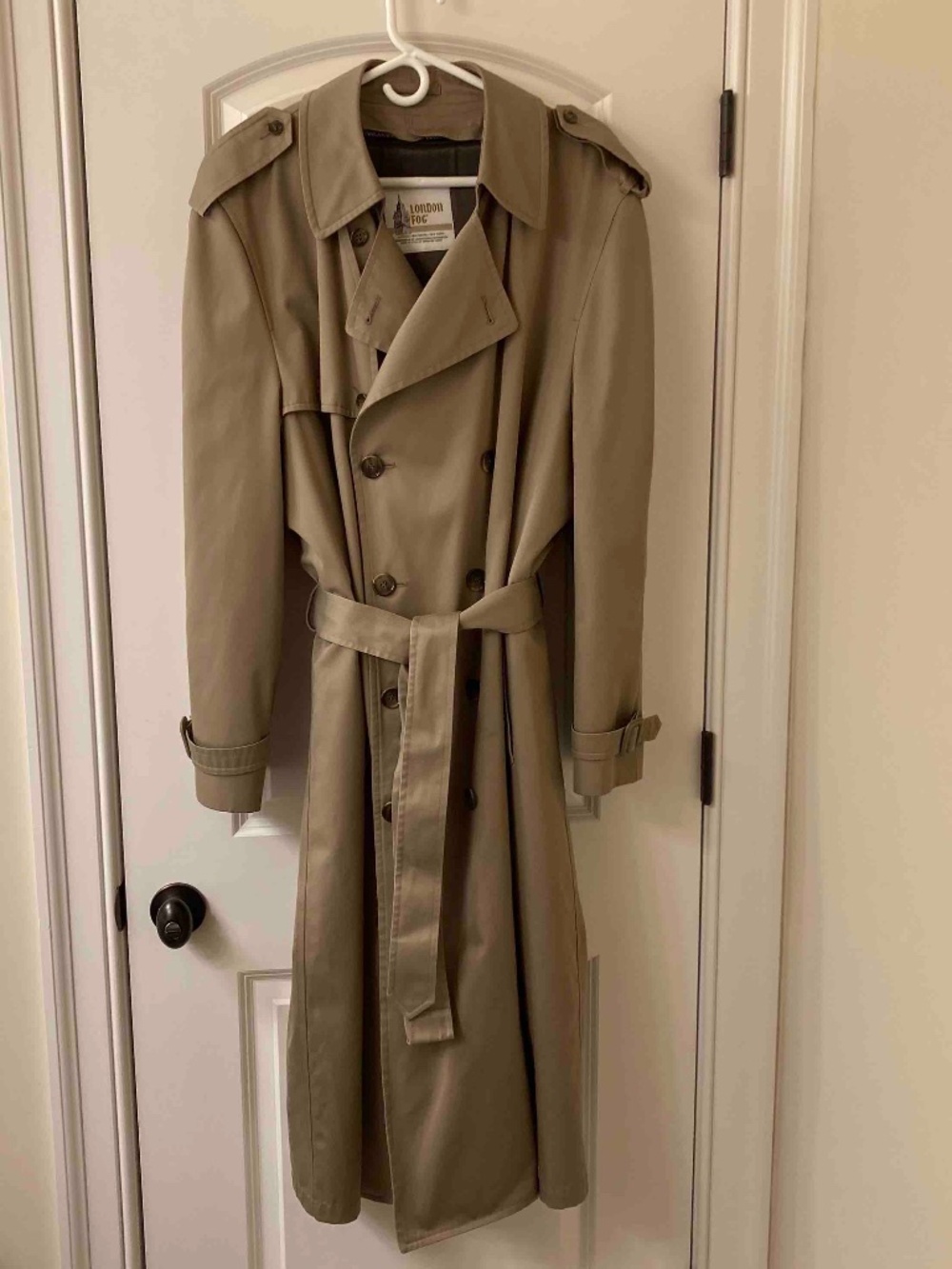 Vintage men's London Fog trench coat with warm zip-in lining  46L
